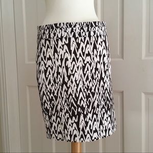 Ann Taylor LOFT • Brown & White Pencil Skirt